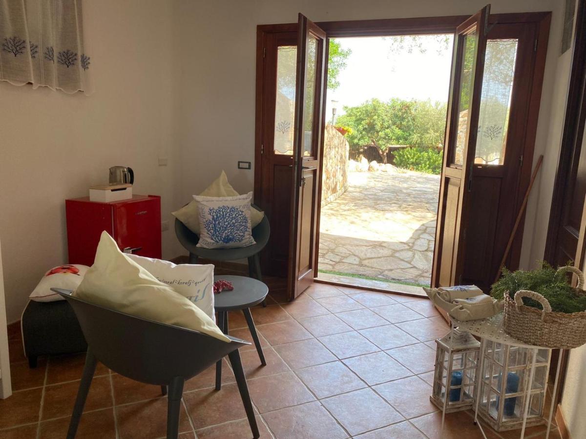 Case Vacanze Villa Rosita San Teodoro  Buitenkant foto