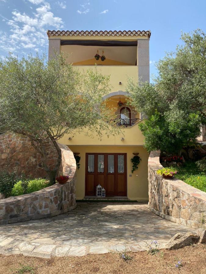 Case Vacanze Villa Rosita San Teodoro  Buitenkant foto
