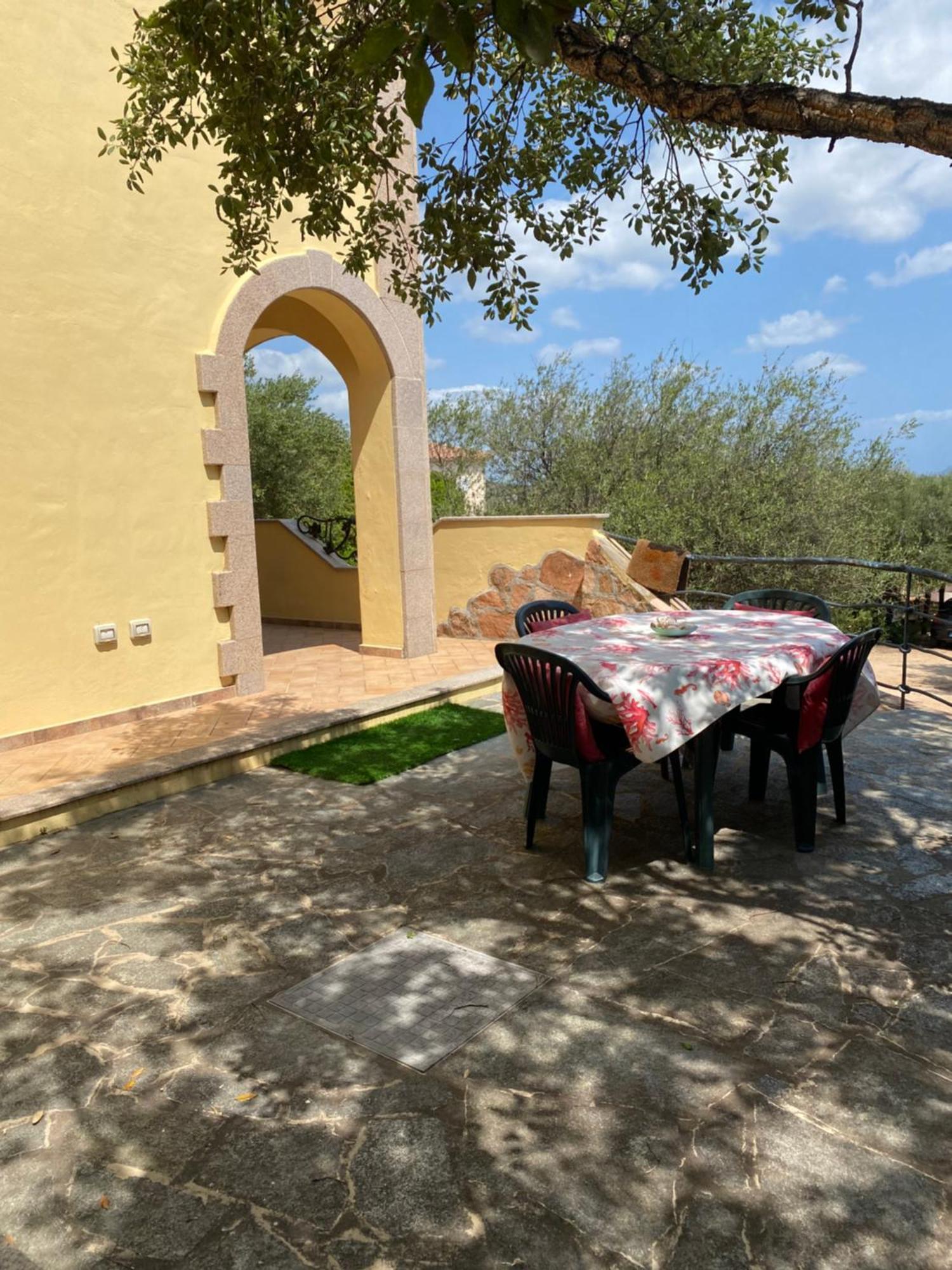 Case Vacanze Villa Rosita San Teodoro  Buitenkant foto